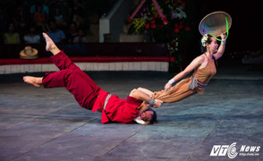 Ảnh: Trẻ em Hà thành tròn mắt thích thú xem xiếc 'Đất phương Nam'