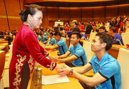 Chủ tịch QH Nguyễn Thị Kim Ngân: 'Các cầu thủ U23 làm rung động triệu trái tim người Việt'