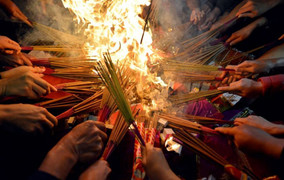Tâm không sáng thì cúng bao nhiêu vàng mã cũng bằng không