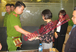 Đường dây đánh bạc nghìn tỷ đồng liên quan ông Phan Văn Vĩnh: Nữ giám đốc VNPT EPAY tra tay vào còng