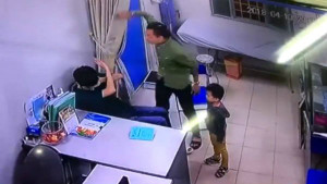 Người nhà đấm thẳng mặt bác sĩ Bệnh viện Xanh Pôn: Công an thông tin mới nhất