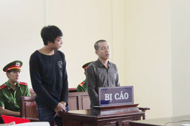 Bé gái 12 tuổi sinh con, người yêu cũ và người yêu mới dắt nhau vào tù 