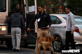 Ảnh: Đặc vụ Mỹ kiểm tra an ninh sân bay Nội Bài, chờ đón Tổng thống Trump