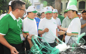 Thủ tướng: 'Mỗi năm rác thải nhựa phủ kín 4 lần bề mặt Trái đất'