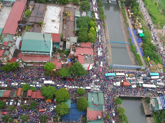 Mưa lớn ngập phố phường, mọi ngả đường Hà Nội kẹt cứng