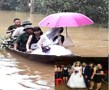 Hà Tĩnh: Chú rể chèo thuyền đón cô dâu về nhà trong ngày lũ