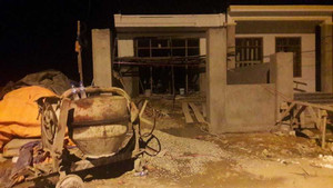 Thi công sai thiết kế, thợ xây bị chủ nhà đâm gục