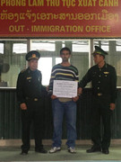 Bắt người nước ngoài 'cuỗm' 1,7 tỷ đồng của người dân tại Hà Nội