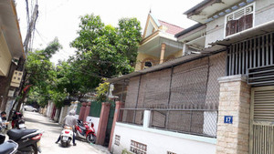 Mẹ phát hiện con trai chết trong tư thế treo cổ