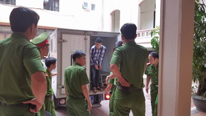 Mâu thuẫn trên đường, nam thanh niên rút dao đâm chết đối phương