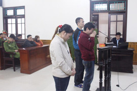 Hai ‘tú ông’ thay nhau hãm hiếp thiếu nữ sau chầu nhậu