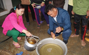 Lộ diện thủ phạm khiến giếng nước bỗng trở thành ‘mỏ dầu’ ở Hà Tĩnh