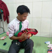 Video: Tài xế đỡ đẻ cho sản phụ ngay trên xe taxi