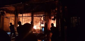 Ba căn nhà ở Hà Tĩnh bị thiêu rụi trong đêm