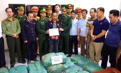 Bắt nghi phạm người Lào vận chuyển gần 3 tạ ma túy đá