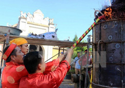 Đúc 2 khẩu súng thần công dâng lên người anh hùng áo vải Quang Trung