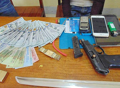 Bị công an truy đuổi, kẻ buôn ma túy bắn trả như phim hành động