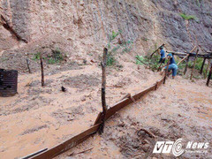 Mưa lớn kéo dài, nhiều nơi ở Nghệ An vẫn chìm trong biển nước