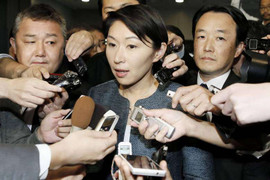 Quan chức trên thế giới vướng bê bối lạm dụng tài sản công bị xử lý thế nào?