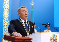 Nursultan Nazarbayev - Từ Tổng Bí thư dưới thời Liên Xô đến Tổng thống Kazakhstan trong 30 năm