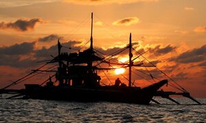 Ngư dân Philippines phản đối Trung Quốc thu hoạch sò quý ở Biển Đông