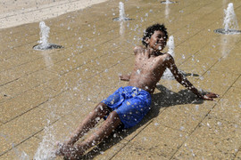 Sóng nhiệt hoành hành khắp nước Mỹ: Nhiều thành phố phải mở nơi trú ẩn cho dân