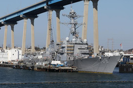 Tàu khu trục Mỹ di chuyển vào Biển Đông