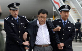 Muôn vàn kiểu đưa và nhận hối lộ tinh vi làm 'tan chảy' quan tham Trung Quốc