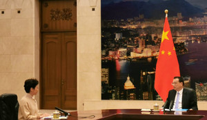 Thủ tướng Trung Quốc nói gì trong cuộc gặp với Trưởng đặc khu Hong Kong?