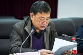 Quan nhỏ vơ vét nghìn tỷ, Bí thư khu phố Trung Quốc nhét cả 'tấn tiền' làm nệm ngủ