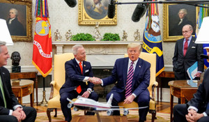 Tổng thống Trump giới thiệu nhân vật Dân chủ chuyển sang đảng Cộng hòa