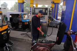 Giá dầu bám sát mức cao nhất trong 4 năm