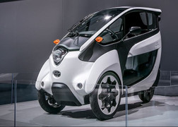 Toyota mang xe điện i-ROAD về Việt Nam