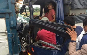 Tai nạn hy hữu: Tài xế 2 lần bị tông xe liên tiếp trên cao tốc, nhập viện trong tình trạng nguy kịch