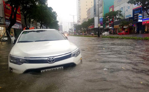 Lái xe trong vùng ngập, đây là biện pháp cuối cùng bảo vệ ô tô bị thủy kích
