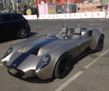 Xe mui trần hàng hiếm tái hiện Ferrari Testarossa 1957