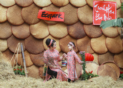 Pose ảnh siêu xinh tại Chợ Tết Ecopark