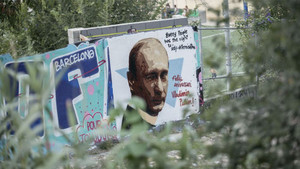 Ảnh: Tranh graffiti chúc mừng sinh nhật tổng thống Putin trên khắp thế giới