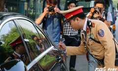 Đỗ vào đường cấm đón Tổng thống Trump, 2 xe hơi tiền tỷ bị niêm phong, cẩu về trụ sở