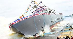 Giá rét kỷ lục, chiến hạm Hải quân Mỹ kẹt cả tháng ở Canada