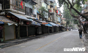 Ảnh: Phố phường Hà Nội vắng vẻ sáng mùng 1 Tết nguyên đán