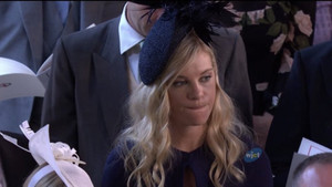 Biểu cảm khó tả của bạn gái cũ Hoàng tử Harry trong đám cưới Hoàng gia Anh