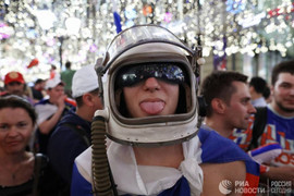 World Cup 2018: Dân Nga trắng đêm ăn mừng chiến thắng của đội tuyển