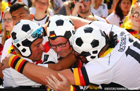 Đức thất bại thảm thương, cổ động viên bật khóc nức nở, gục đầu thất vọng