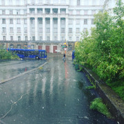 Tuyết rơi bất thường giữa mùa hè, phủ kín thành phố của Nga