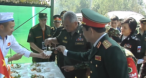 Army Games 2018: Bộ trưởng Quốc phòng Nga tâm đắc với món nem của bộ đội Việt Nam