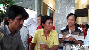 Cuộc hội ngộ hơn 30 hành khách thoát chết thần kỳ vụ xe tải 'dìu' xe khách