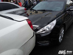 Tai nạn liên hoàn giữa Sài Gòn, nhiều người hoảng hốt tháo chạy