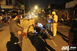 Xe máy đối đầu trong đêm trên phố Sài Gòn, 2 người thương vong