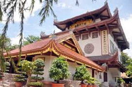 Tên trộm đục tượng lấy vàng trong chùa Một Cột ở TP.HCM